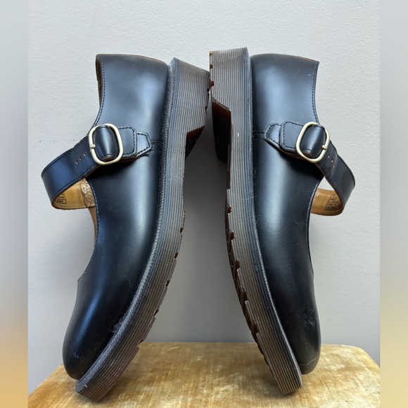 Women’s Dr Martens Mary Jane shoes - Picture 2 of 5
